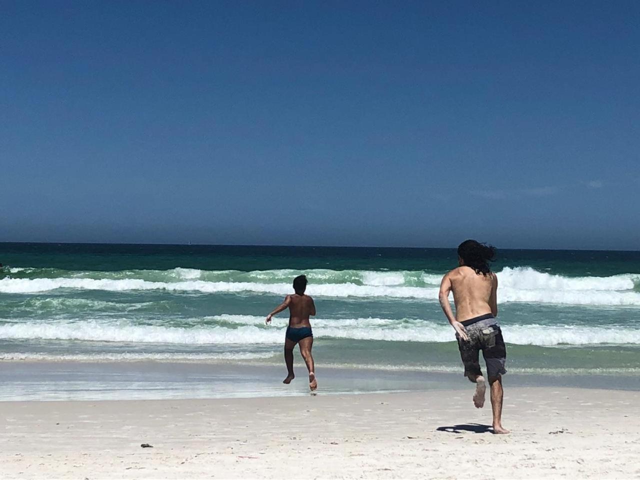Tres Quartos Na Praia กาโบฟรีโอ ภายนอก รูปภาพ